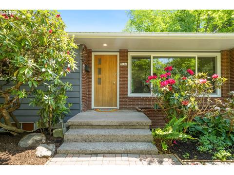 7250 SE Sherman St, Portland, OR 97215