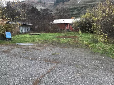 Teachers Alley, Klickitat, WA 98628