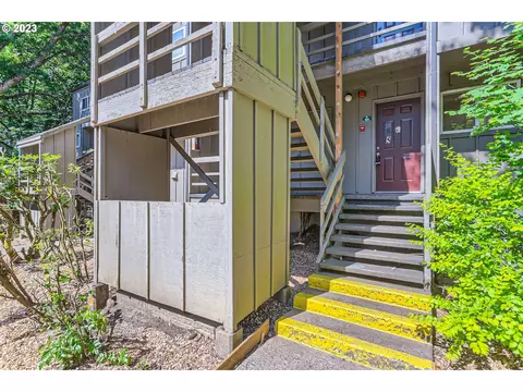 4 Touchstone #65, Lake Oswego, OR 97035