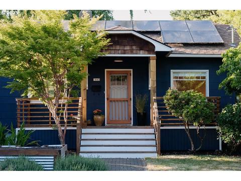 1845 SEllis St, Portland, OR 97202