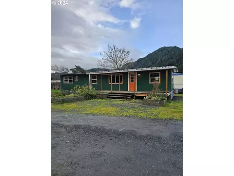 800 King St #21, Powers, OR 97466