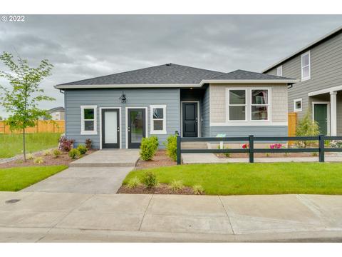 382 Greencrest St NE, Salem, OR 97301