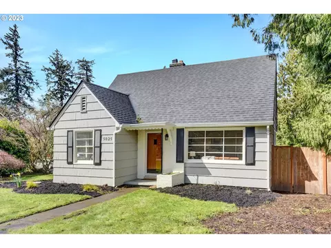 5025 SW Maplewood Rd #A, Portland, OR 97219