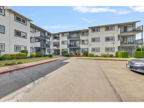 950 Evergreen Rd #120, Woodburn, OR 97071