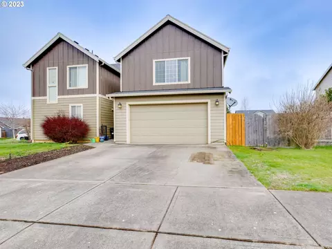 1019 Basil St, Silverton, OR 97381