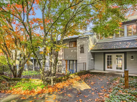 8837 SW Brightfield Cir, Tigard, OR 97223