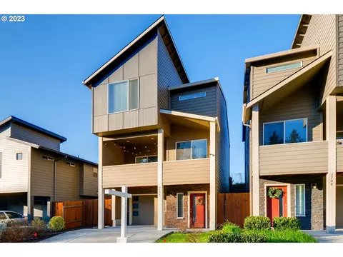3704 Nicholson Rd, Vancouver, WA 98660