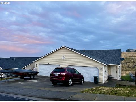 913 SW Nye Ave, Pendleton, OR 97801 photo 1