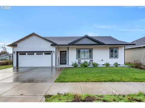 4253 Ash Grove Dr, Salem, OR 97305