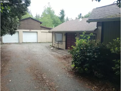16811 Thompson Rd, Brookings, OR 97415