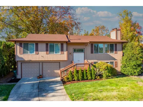 16213 SW Autumn Dr, Beaverton, OR 97007
