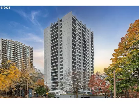 111 SW Harrison St #4A, Portland, OR 97201
