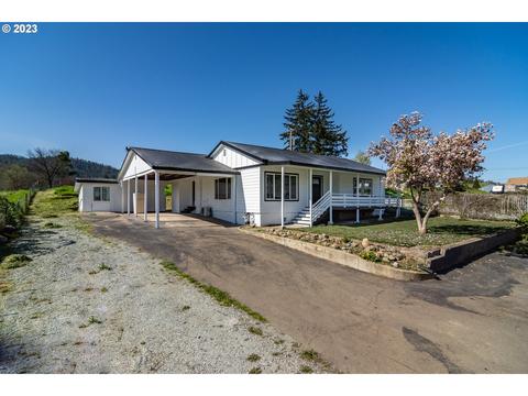 648 E 4th Ave, Riddle, OR 97469