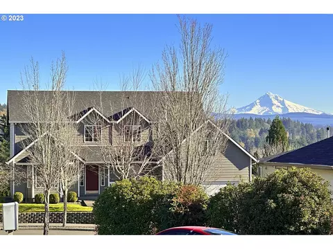 2026 SW Sunrise Cir, Troutdale, OR 97060