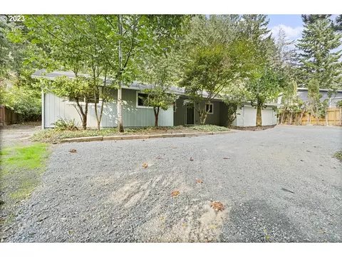 20695 SE Greenleaf Dr, Sandy, OR 97055