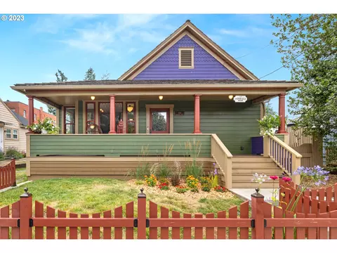 806 Washington St, Oregon City, OR 97045
