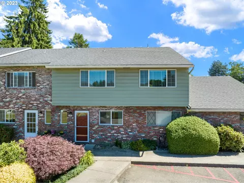1418 NE Hogan Dr, Gresham, OR 97030