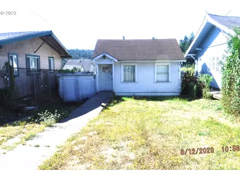 719 Johnson Ave, Coos Bay, OR 97420