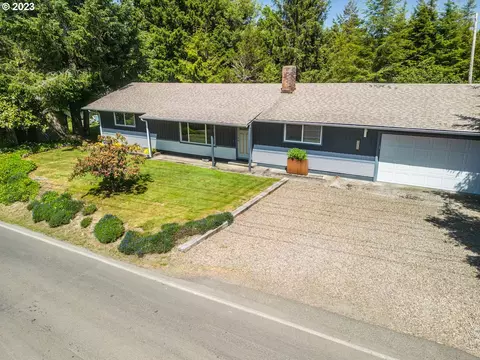 175 S Crestline Dr, Waldport, OR 97394