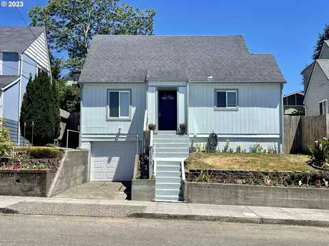 1553 Meade St, North Bend, OR 97459