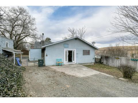 2002 SE Court Ave, Pendleton, OR 97801 photo 1