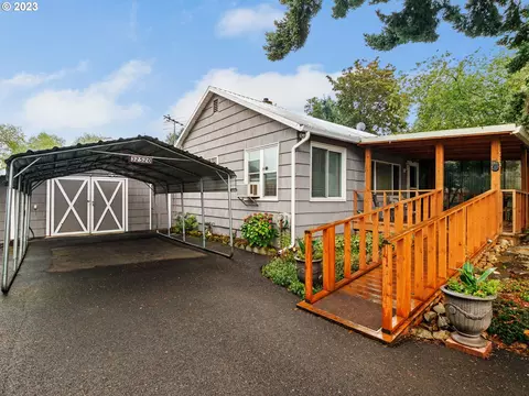 32520 S Molalla Ave, Molalla, OR 97038