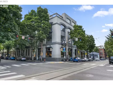 1011 NW Glisan St #203, Portland, OR 97209