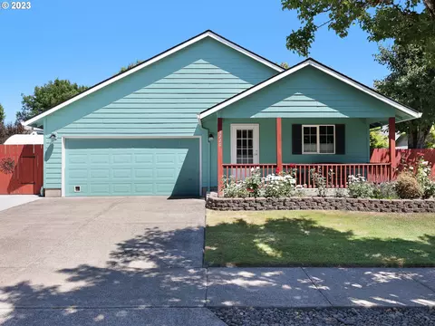 3220 N Center St, Newberg, OR 97132
