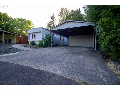 3800 S Mountain View Dr #102, Albany, OR 97322