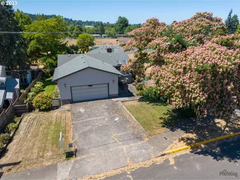 2310 Adams St, Eugene, OR 97405