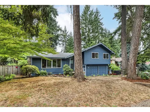 2626 Windsor Cir, Eugene, OR 97405
