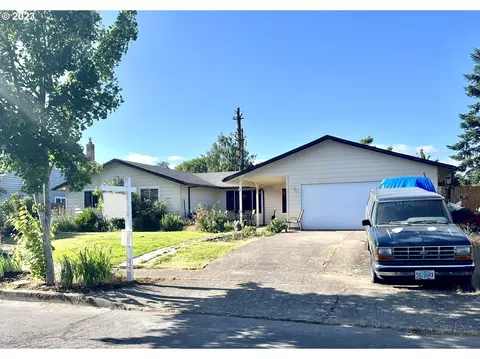 2412 S Dogwood Ter, Cornelius, OR 97113