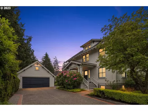 2033 SW Edgewood Rd, Portland, OR 97201