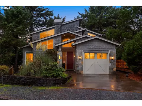 111 First St, Manzanita, OR 97130