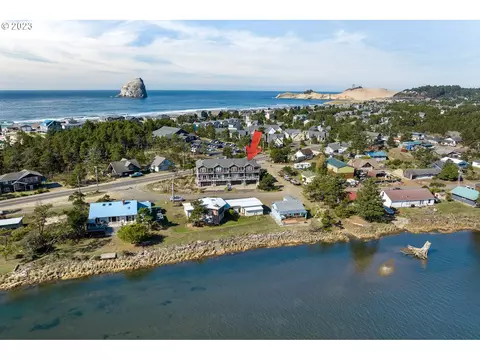 34770 Nestucca Blvd, Pacific City, OR 97135