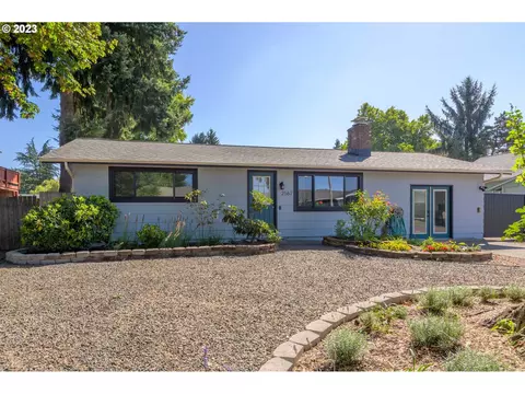 2567 Canterbury St, Eugene, OR 97404