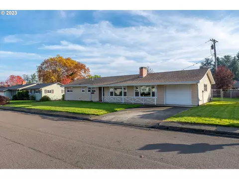 1961 NW Oerding Ave, Roseburg, OR 97471