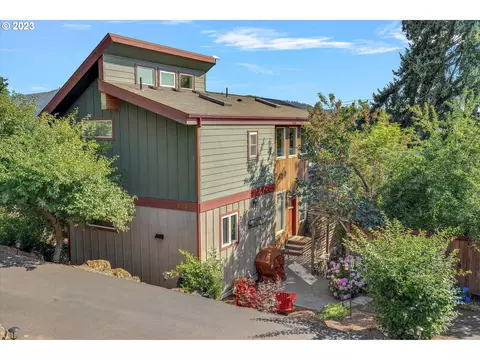 555 NE Vine St, White Salmon, WA 98672