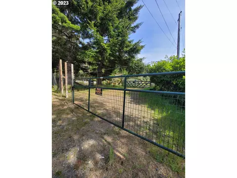 91028 Shell Ln, Coos Bay, OR 97420