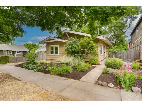 7650 N Drummond Ave, Portland, OR 97217
