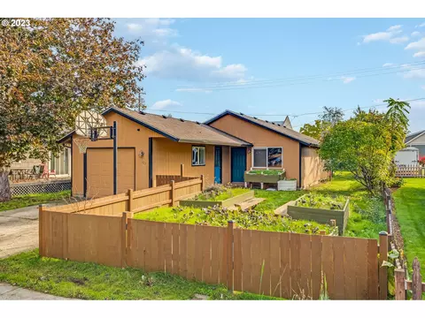 183 NE 4th Ave, Canby, OR 97013