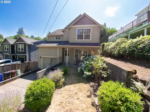 1716 Jackson St, Oregon City, OR 97045