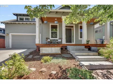 1115 Redtail Loop, Hood River, OR 97031