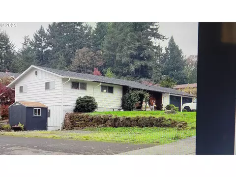 9443 SE Hillcrest Rd, Happy Valley, OR 97086