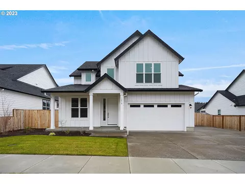 1478 Meadow Ave, Silverton, OR 97381