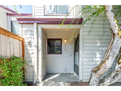 10619 SW Canterbury Ln, Tigard, OR 97224