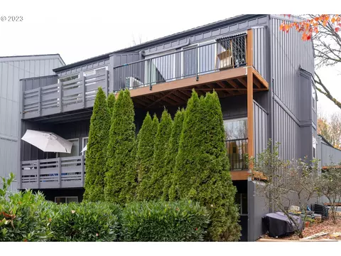 4 Touchstone #128, Lake Oswego, OR 97035