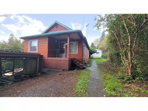1015 S 10th St, Coos Bay, OR 97420