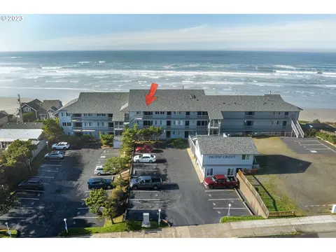 701 NW Coast St #305, Newport, OR 97365