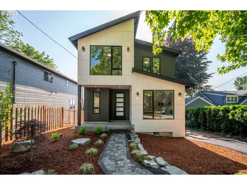7316 SW Brier Pl, Portland, OR 97219